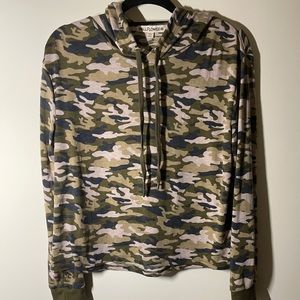 Wallflower Camo Hoodie Sz L NWT
